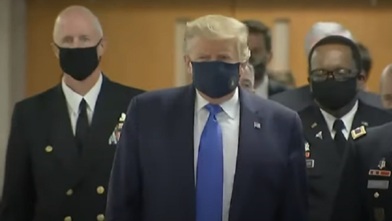 Donald Trump a purtat mască pentru prima dată de la începutul pandemiei