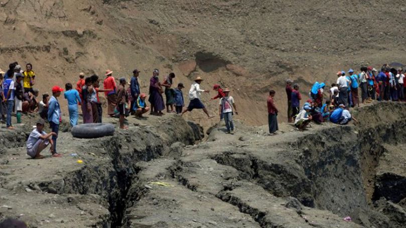 Peste 50 de mineri, îngropați de vii într-o mină de jad din Myanmar