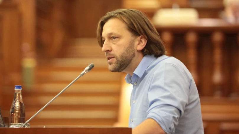 Депутат правящей PAS Думитру Алайба.