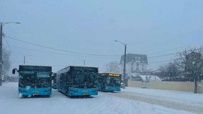 Autobuzele au revenit pe străzi: Trei rute înregistrează abateri