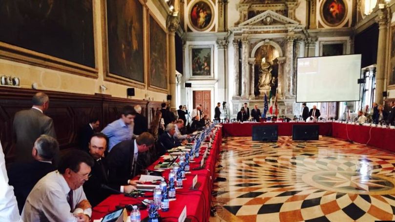 Comisia de la Veneția va adopta un aviz referitor la deciziile CC