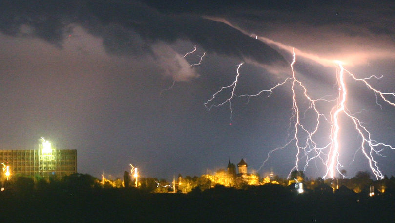 Alertă meteo: Cod Galben de ploi și fulgere. Perioada vizată