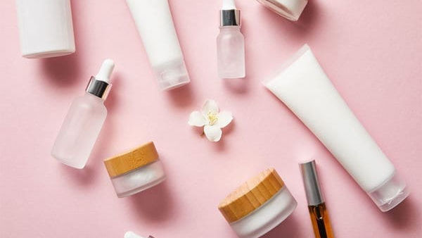 Produse cosmetice, retrase de pe piață: Conțin substanțe periculoase
