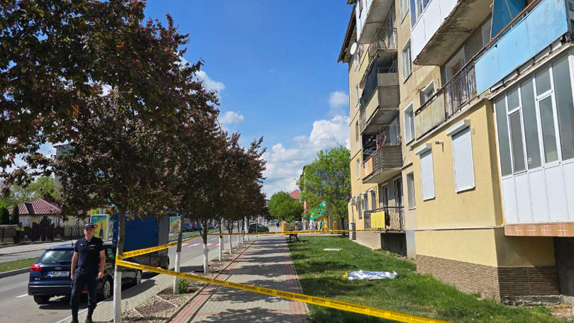 Tragedie la Hâncești: O bătrână a decedat după ce a căzut de la etajul 5
