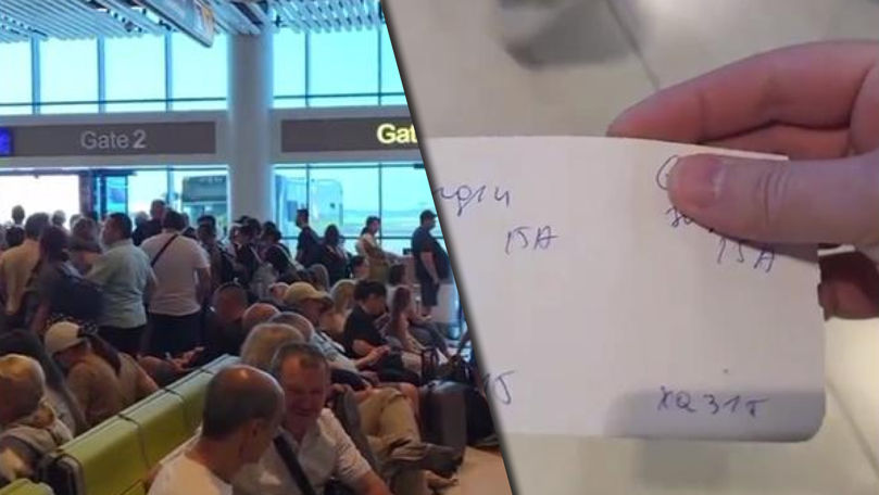 Oamenii au primit bilete de avion scrise de mână la Aeroportul Chișinău