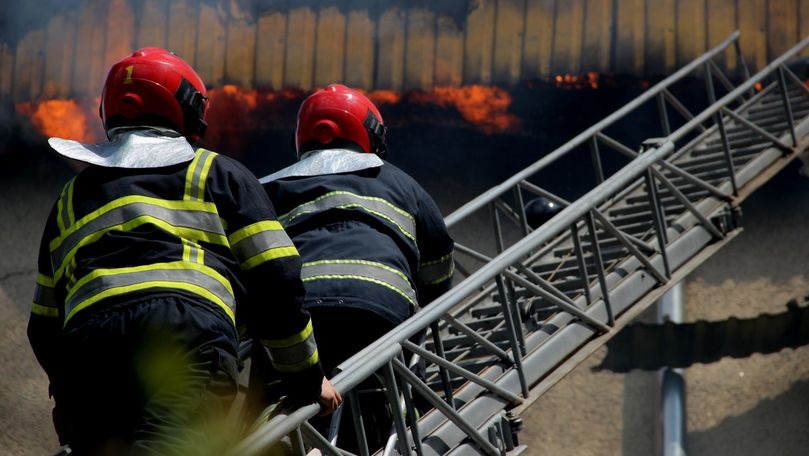 Pericolul incendiului de la Ciocana: Vecinii riscau să se intoxice