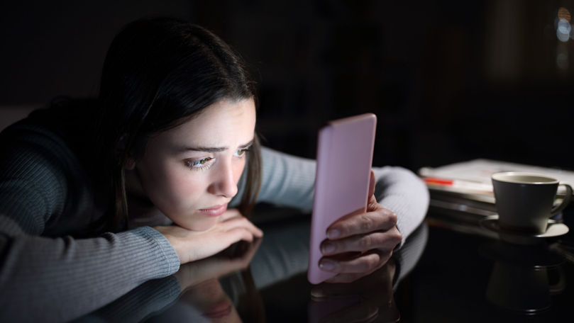 A fost lansat un asistent virtual pentru sănătatea mintală a tinerilor