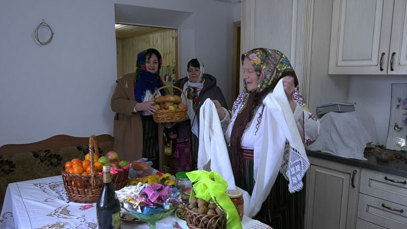 În unele sate din Moldova în ajun de Crăciun se merge cu Vecera
