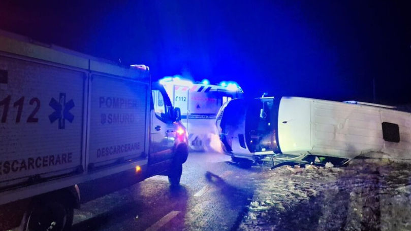 Микроавтобус с 11 молдаванами, следовавший в Германию, попал в ДТП в Румынии.