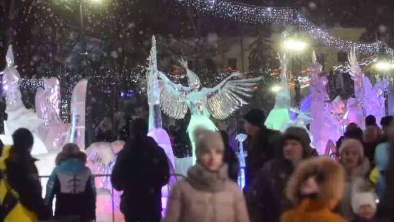 Concurs de sculpturi în gheață inspirat din basmele rusești în Siberia