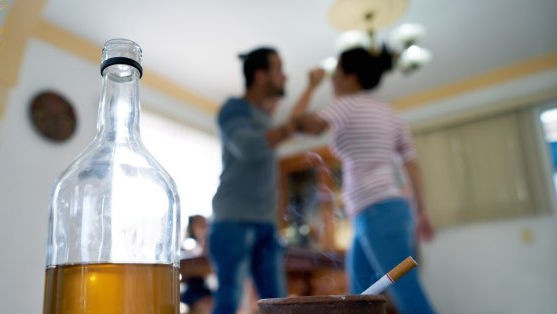 Un bărbat din Florești care și-a maltratat iubita, trimis după gratii