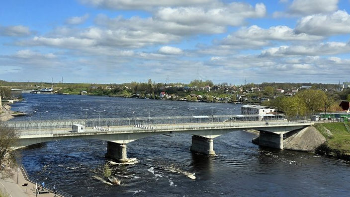 Estonia spune că Rusia i-a îndepărtat balizele de navigaţie de pe Narva