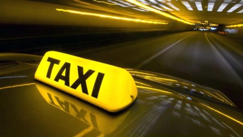 Taximetrişti amendaţi în Capitală: Sunt nevoit, am familie de întreţinut