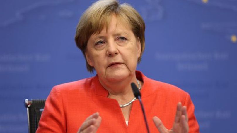 Angela Merkel a purtat o discuţie telefonică cu Volodimir Zelenski