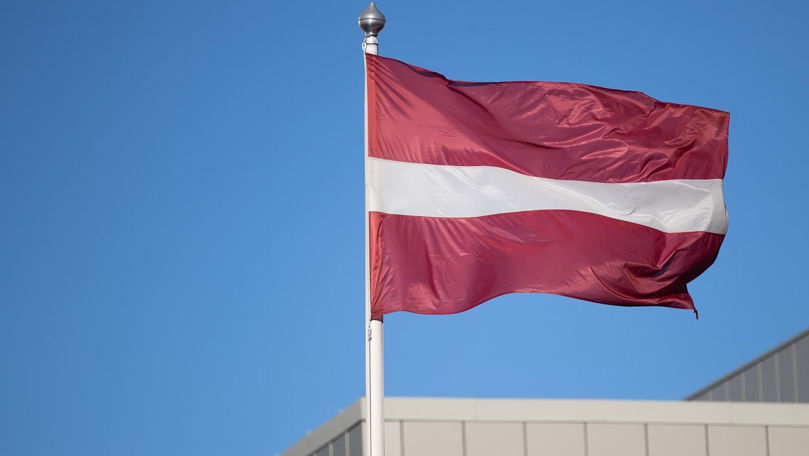 Латвия начнет отбирать ВНЖ за систематические правонарушения.