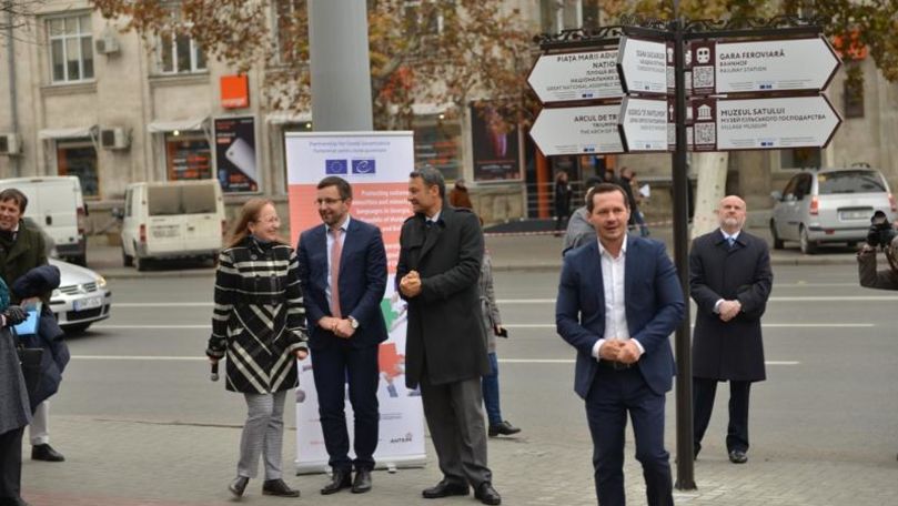Mai multe semne turistice multilingve au fost inaugurate la Chişinău