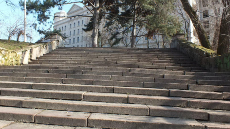 La ce etapă se află reconstrucţia scărilor din parcul Valea Morilor