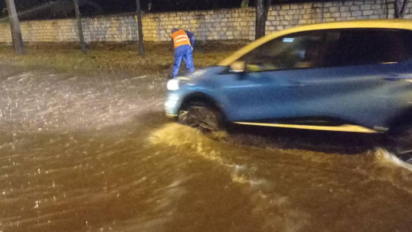Cod Galben de ploi: Chișinăul, plin de apă și crengi rupte