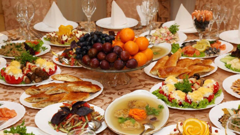 Moldovenii se întrec la gătit pentru Revelion: Ce spune un nutriționist