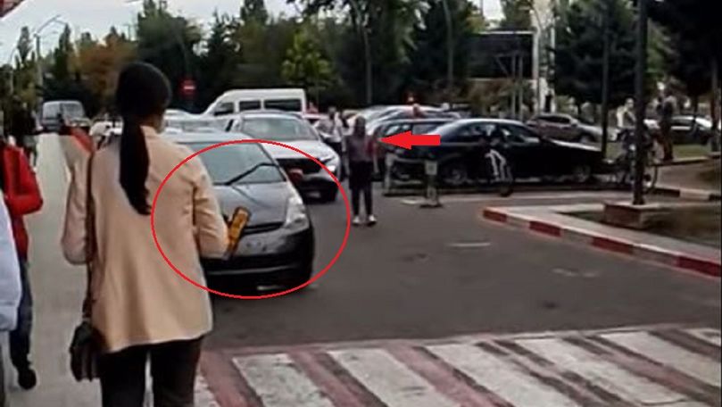 O tânără a făcut o criză de isterie în Capitală: Pot să mor pentru tine
