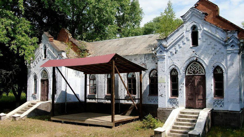 Cum încercă primăria din Cernoleuca să salveze conacul lui Cazimir