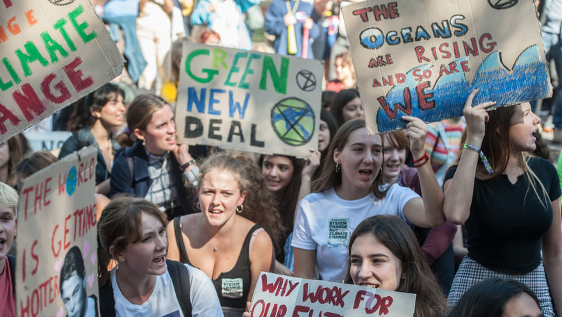 Grevă climatică, desemnată sintagma anului 2019 de dicţionarul Collins
