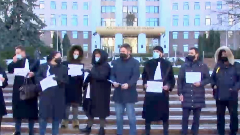 Avocații protestează împotriva amendamentului propus de Olesea Stamate