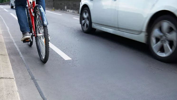 Bălți: Un biciclist a ajuns la spital după ce a fost lovit de o mașină