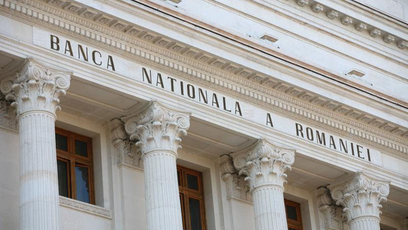 Leul românesc pierde peste 1% în fiecare zi