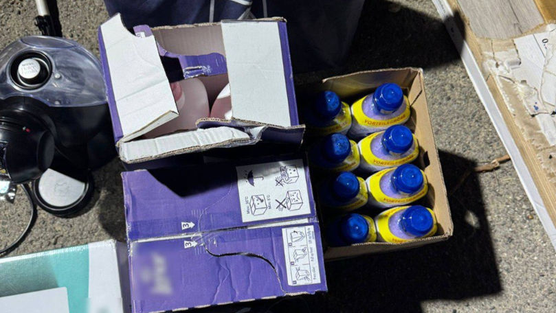 Mărfuri de larg consum, depistate într-un microbuz în zona de frontieră