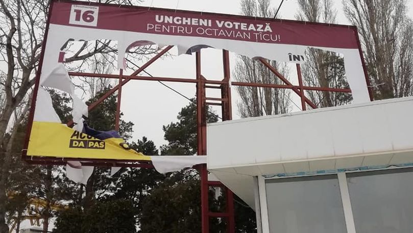Panoul electoral al candidatul ACUM Octavian Țîcu, distrus la Ungheni