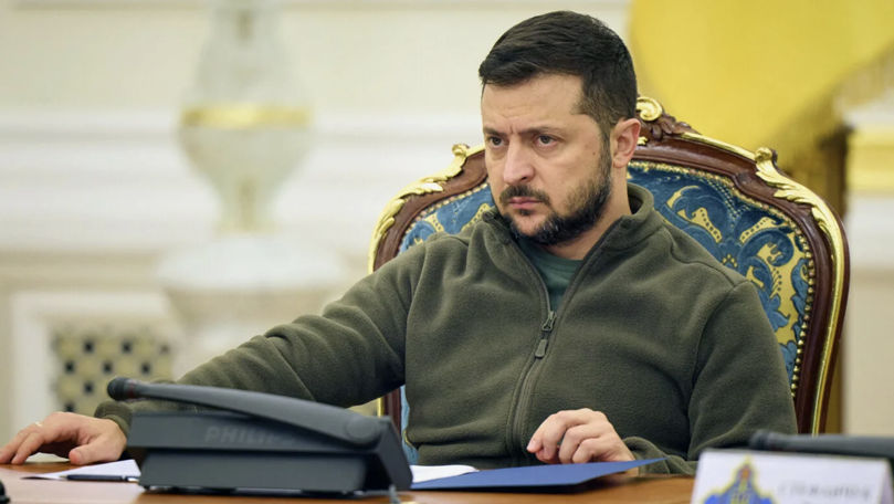 Зеленский продлил военное положение и мобилизацию в Украине еще на 90 дней.