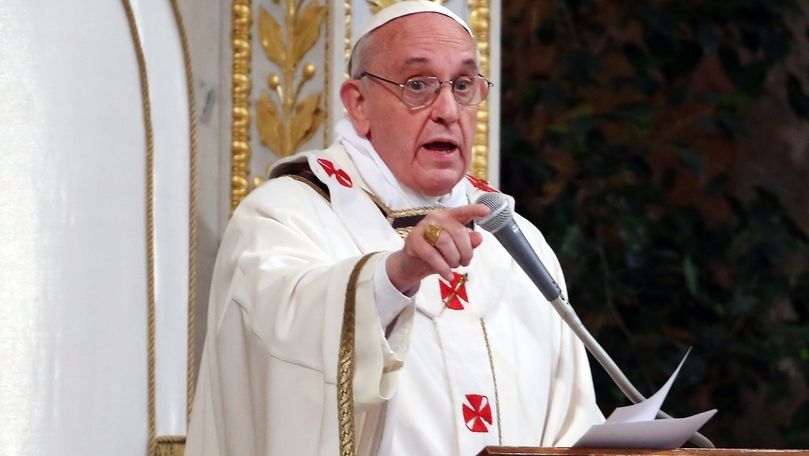 Papa Francisc, către tineri: Scăpaţi de dependenţa de telefoane mobile