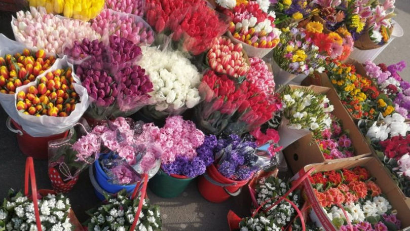 Chișinău: Bărbații, în goana după flori de Ziua Îndrăgostiților