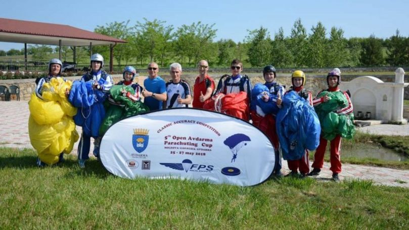 Paraşutişti din 9 ţări au luptat pentru Cupa Est-Europeană din Găgăuzia