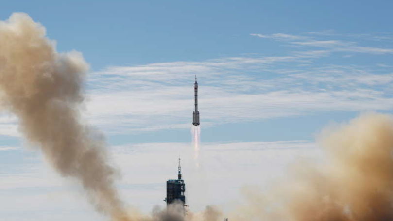 China: Trei astronauţi au decolat către staţia spaţială chineză