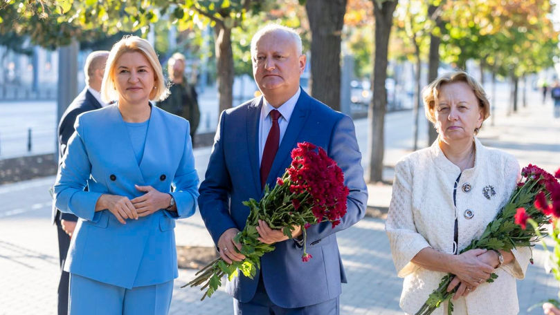 Blocul Patriotic, cu flori la monumentul lui Ștefan cel Mare