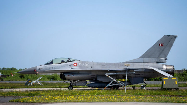 Ucraina poate folosi avioanele F-16 donate doar pe teritoriul său