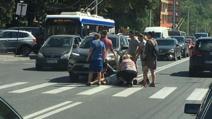 Accident în Capitală: Pieton, lovit de un automobil pe o trecere