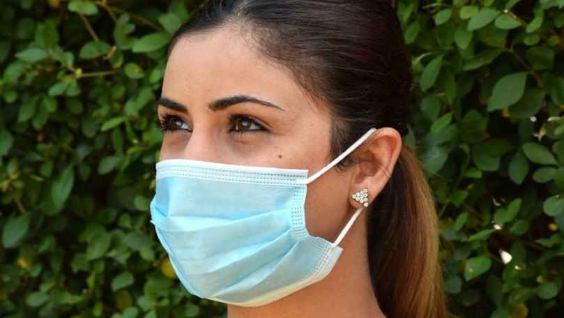 Studiu: Oamenii sunt mai atractivi când poartă măști de protecție