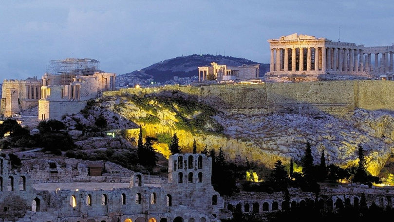 Мэр Афин пообещал спасти исторический центр города от массового туризма.