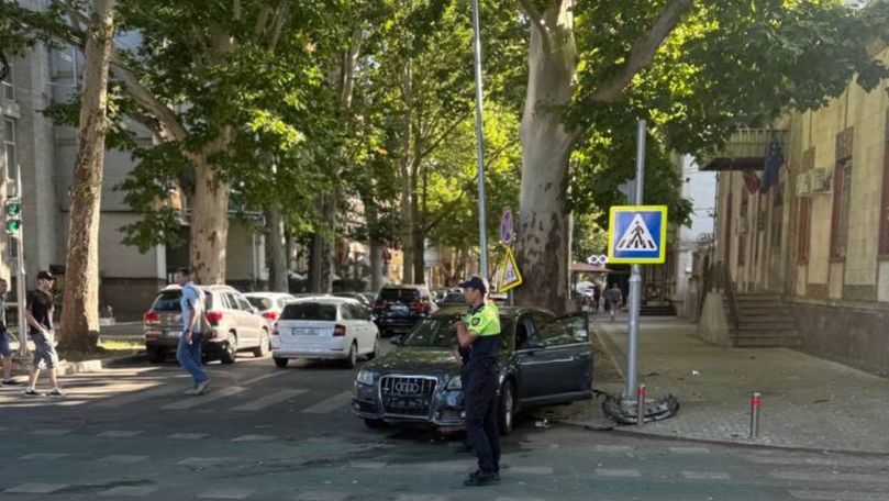 Accident rutier în centrul Capitalei: Două persoane, la spital