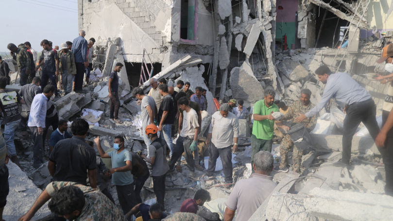 Выросло число погибших после удара по начальной школе в Иране.