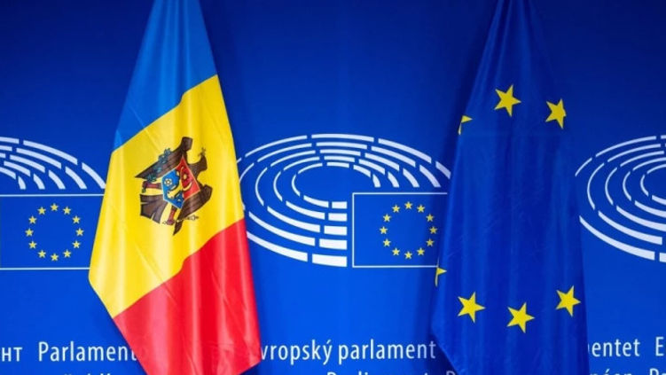 Саммит ЕС предоставил статус кандидата на вступление в Евросоюз Украине и Молдове.