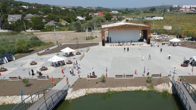 La Ialoveni au fost construite un Teatru Verde și o zonă de agrement