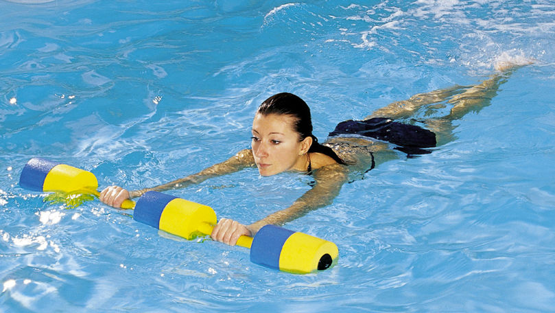 Ученые: Плавание оказалось эффективнее бега для здоровья сердца.