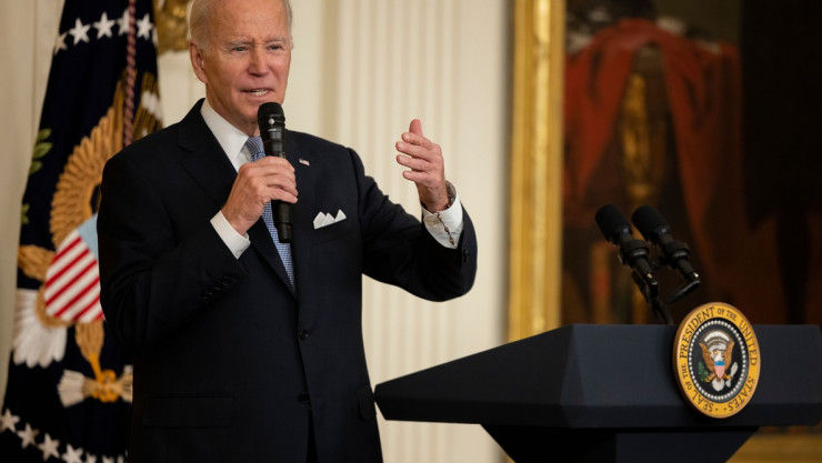 Joe Biden cere interzicerea vânzării puştilor de asalt, după atacurile din California