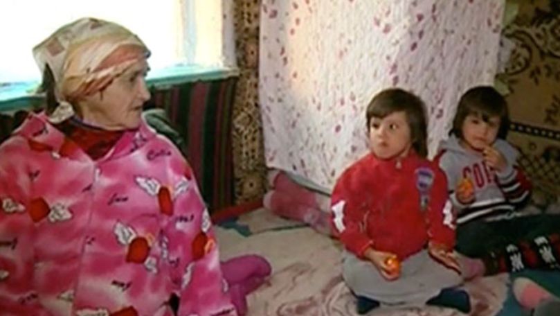 O femeie din Șoldănești a devenit mamă și tată pentru 5 nepoți
