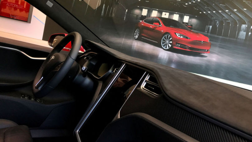 Tesla a anunțat cea mai rapidă mașină de serie din lume