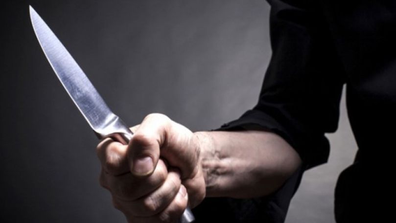 Scandal la Bălţi: Un bărbat, amenințat cu un cuţit. Motivul cerții